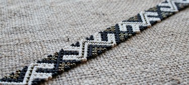 Gyöngyszalag, Hunyad vm. Gyöngyszalag, Hunyad vm.